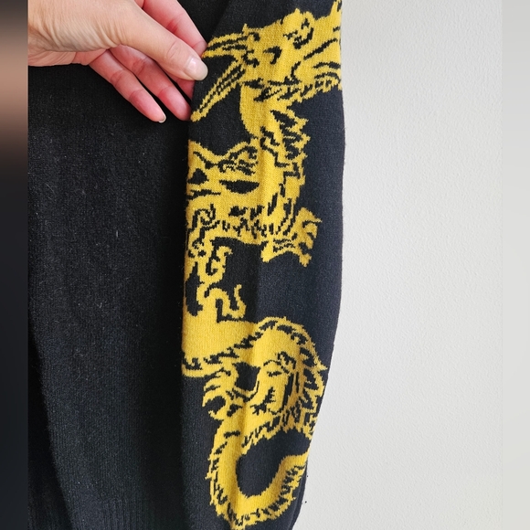 C3 Cashmere Black Sweater with Yellow Dragon Sleeve Design in Women's M - Picture 8 of 10